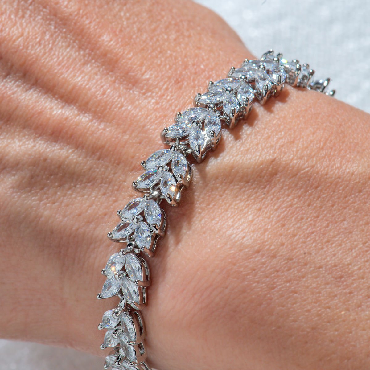 Zirkon Bileklik Yaprak Model Silver Bileklik