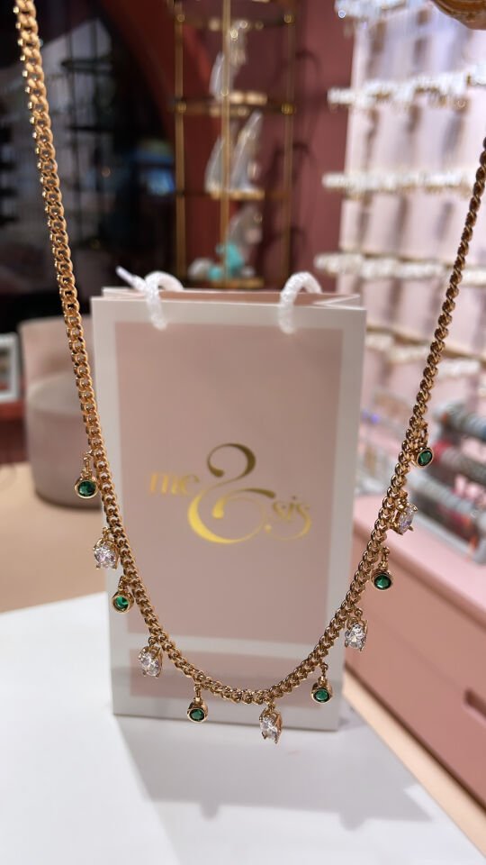 İthal Seri Kolye Yeşil Taş Sallantılı Gold Kolye